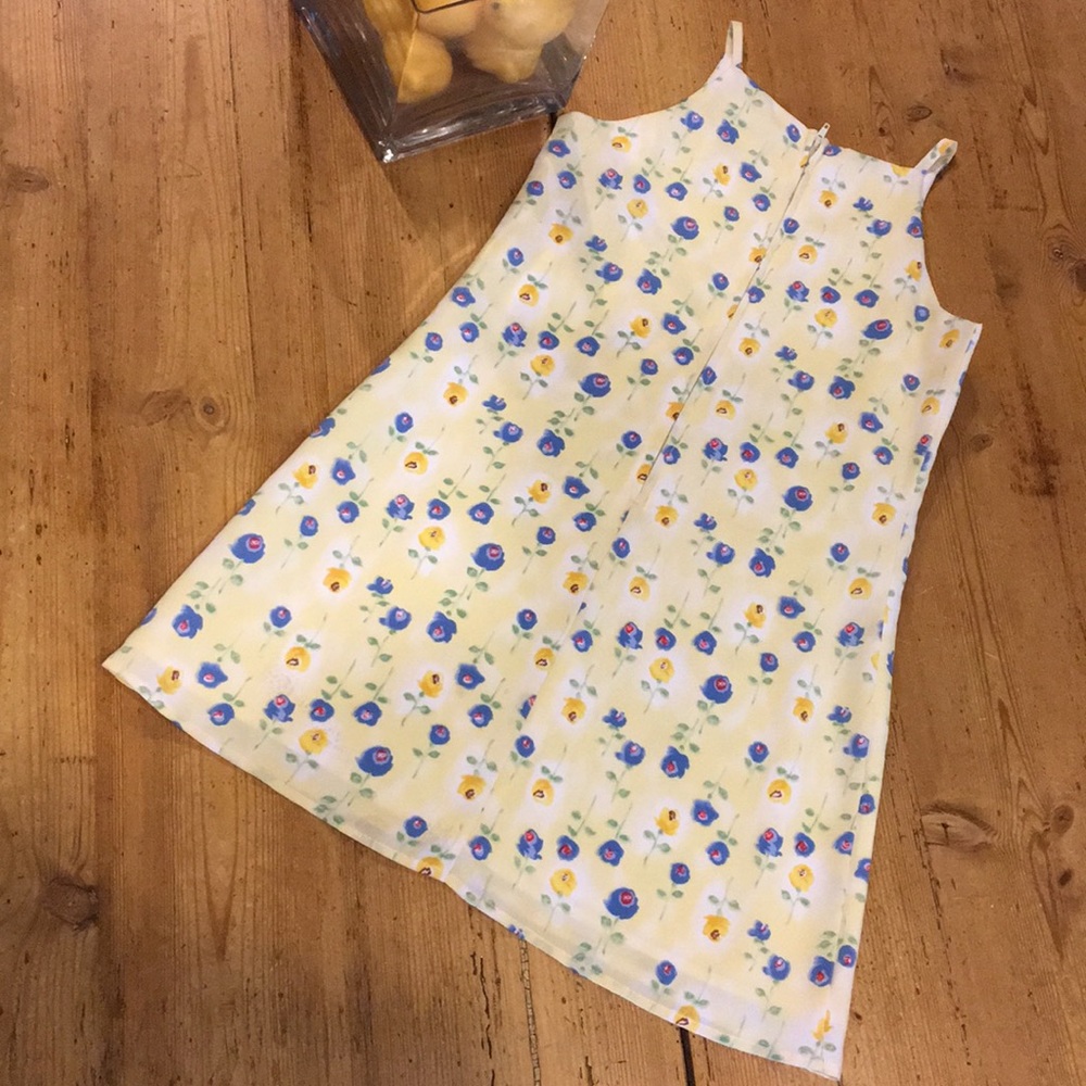 Pretty Sleeveless Floral Dress